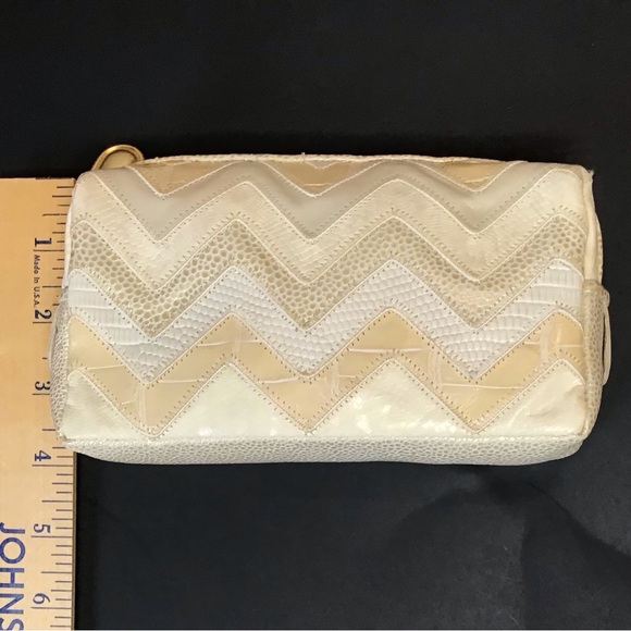 Sharif Zigzag Pattern Clutch - Picture 9 of 9